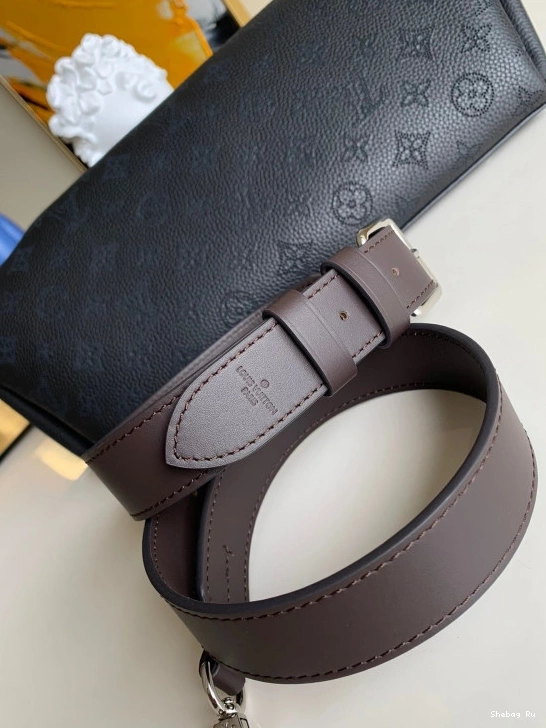 HOBO LOUIS MM VUITTON BEAUBOURG 0822